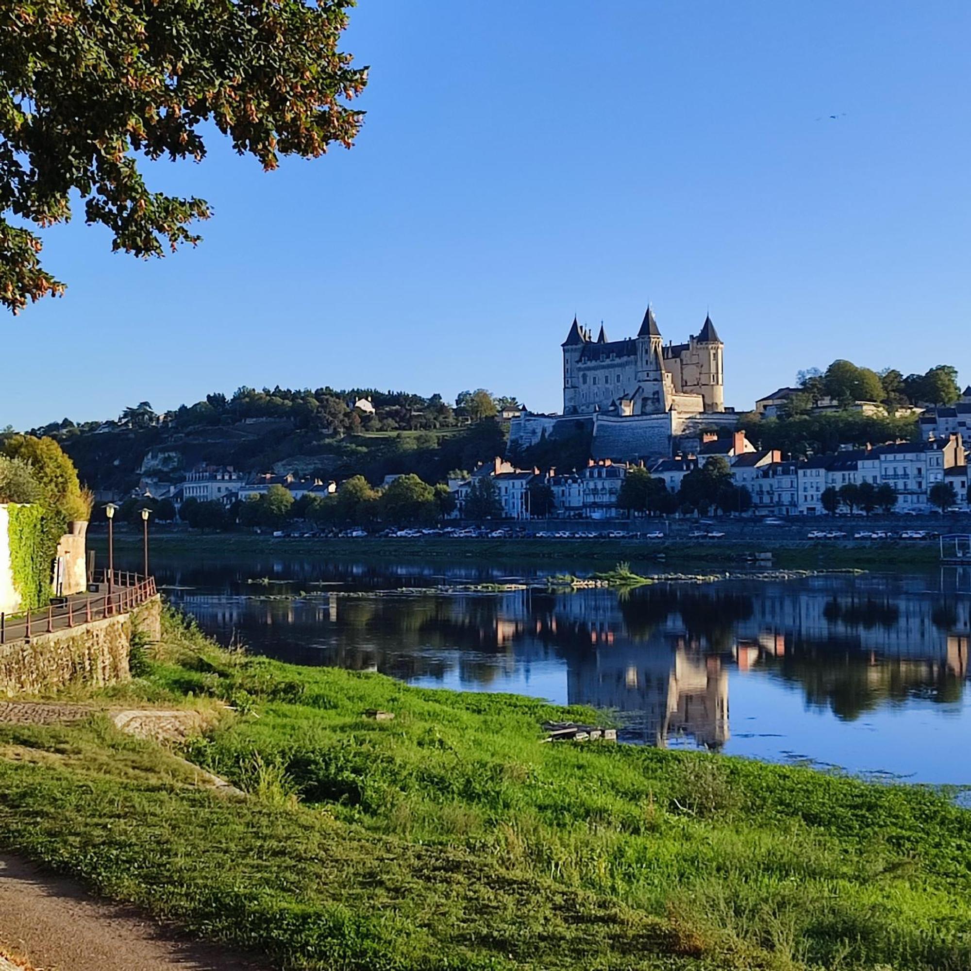 Une - Halte Entre Les Ponts - En Toute Simplicite Saumur Exteriér fotografie